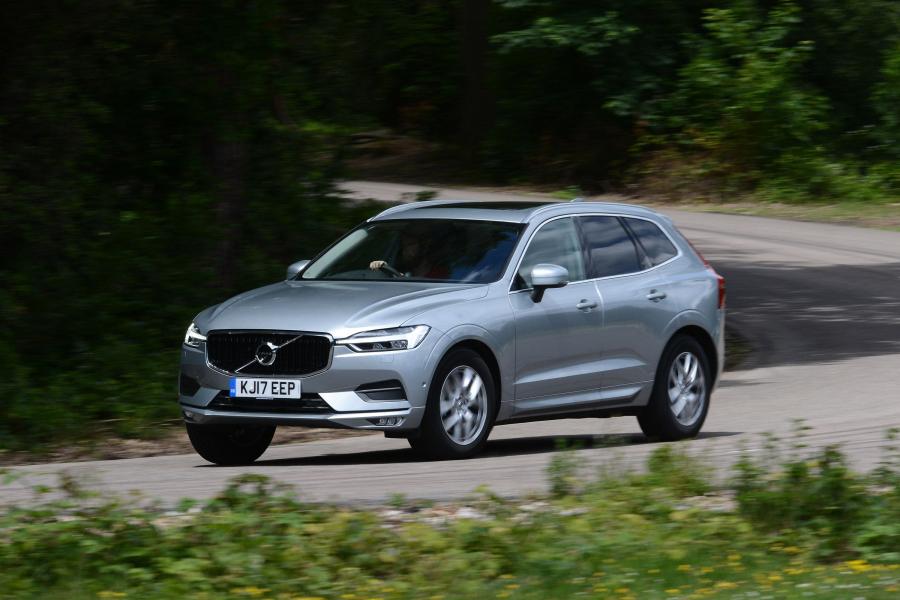  Volvo XC60 D4 Momentum 2017 года  (UK) (фото 6 из 13)